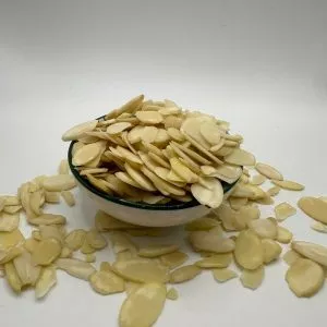 שקד פרוס (9 ש"ח מחיר ל 100 גרם)